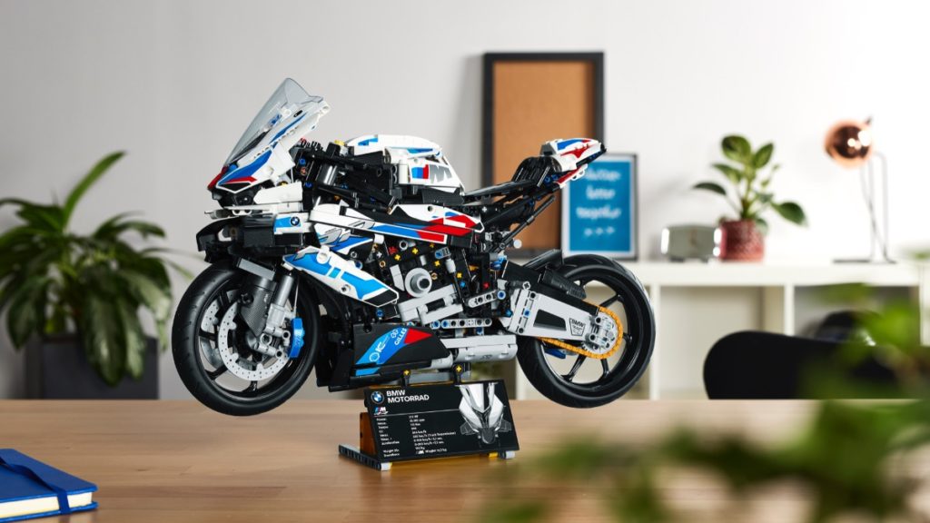 LEGO Technic 42130 BMW M 1000 RR 27 1024x576