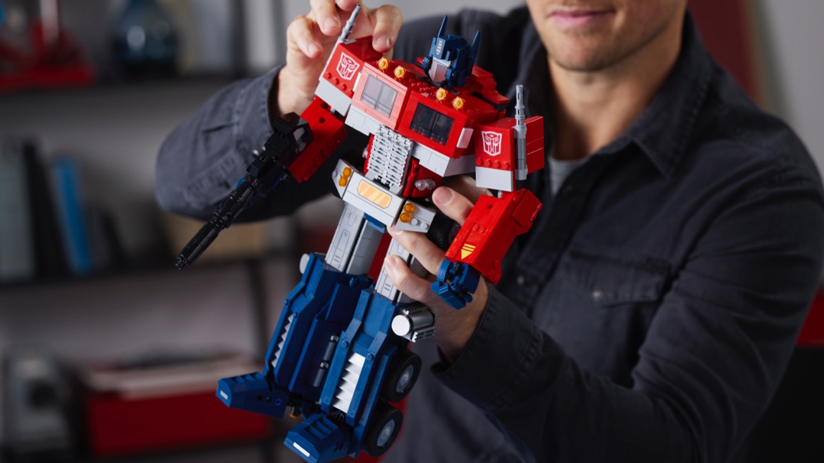 Get £20 / €20 off LEGO 10302 Optimus Prime at LEGO.com