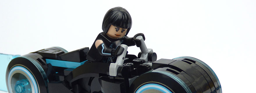 LEGO Ideas 21314 TRON: Legacy Lightcycle review