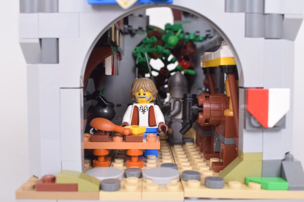 LEGO Creator 3 in 1 31168 Medieval Horse Knight Castle book nook 16 1200x800