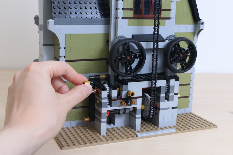 LEGO Fairground Collection 10273 Haunted House review 44