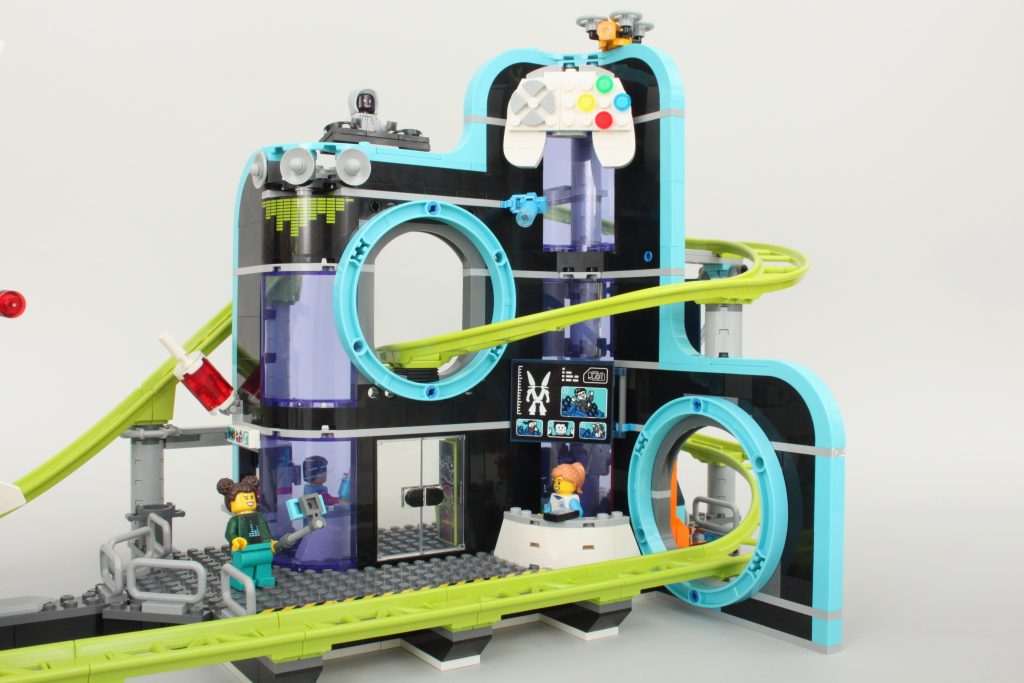 lego city 60421 Robot World Roller Coaster Park review 14 1024x683