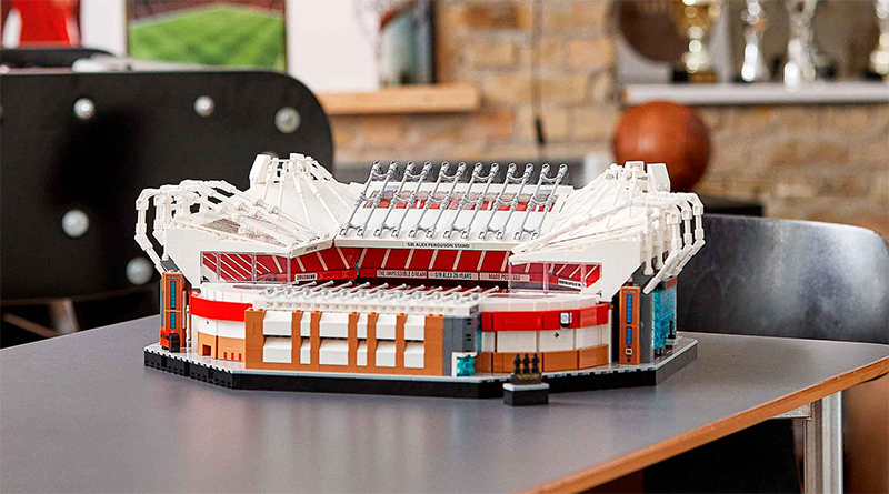 LEGO Creator Expert 10272 Old Trafford – Manchester United designer signing event