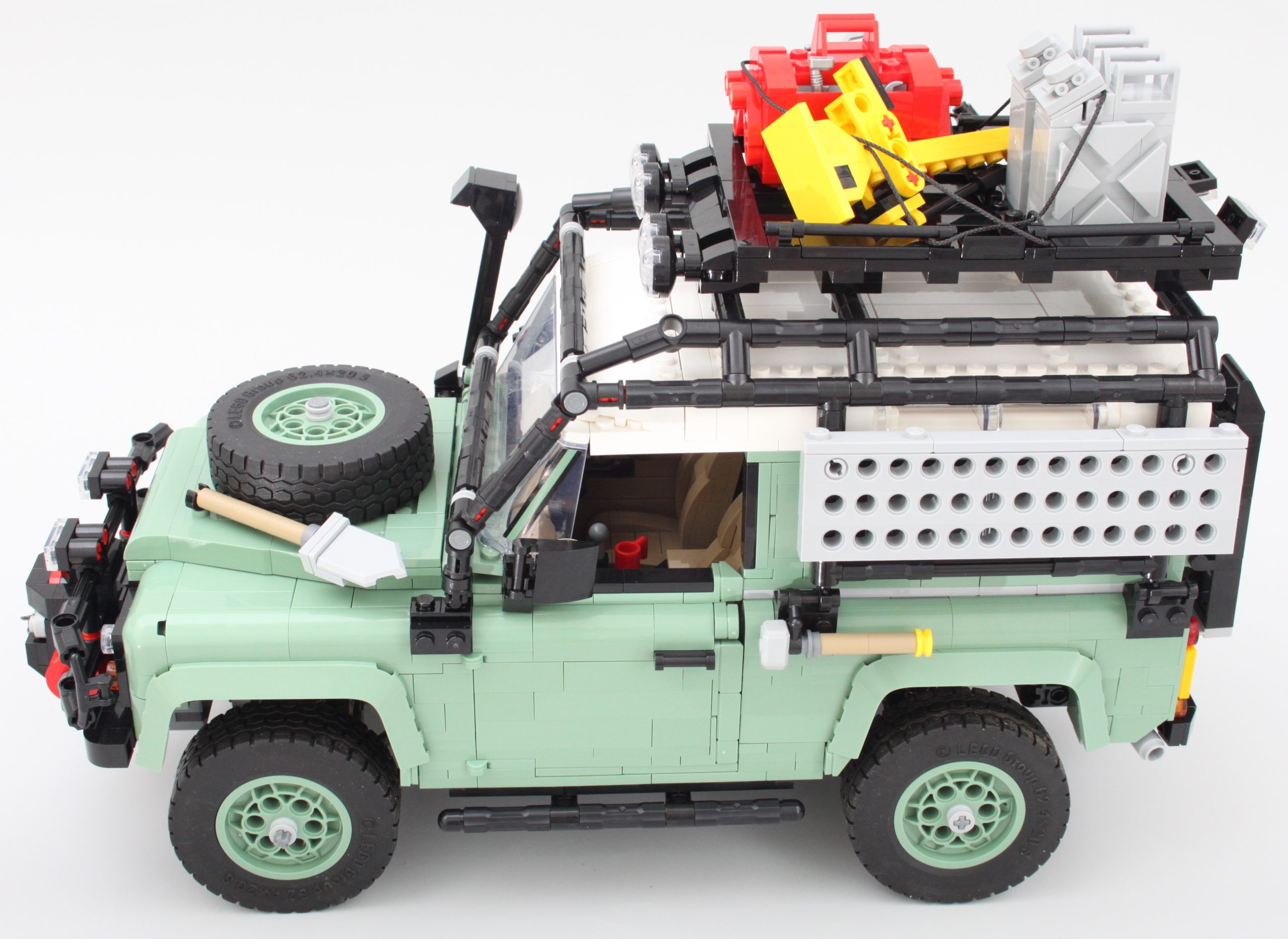 LEGO ICONS 10317 Land Rover Classic Defender 90 review 12 scaled