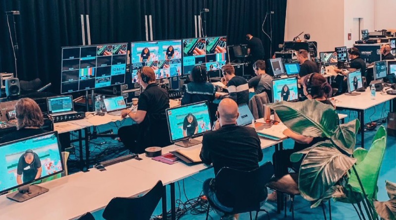 Behind the scenes of the first-ever LEGO CON