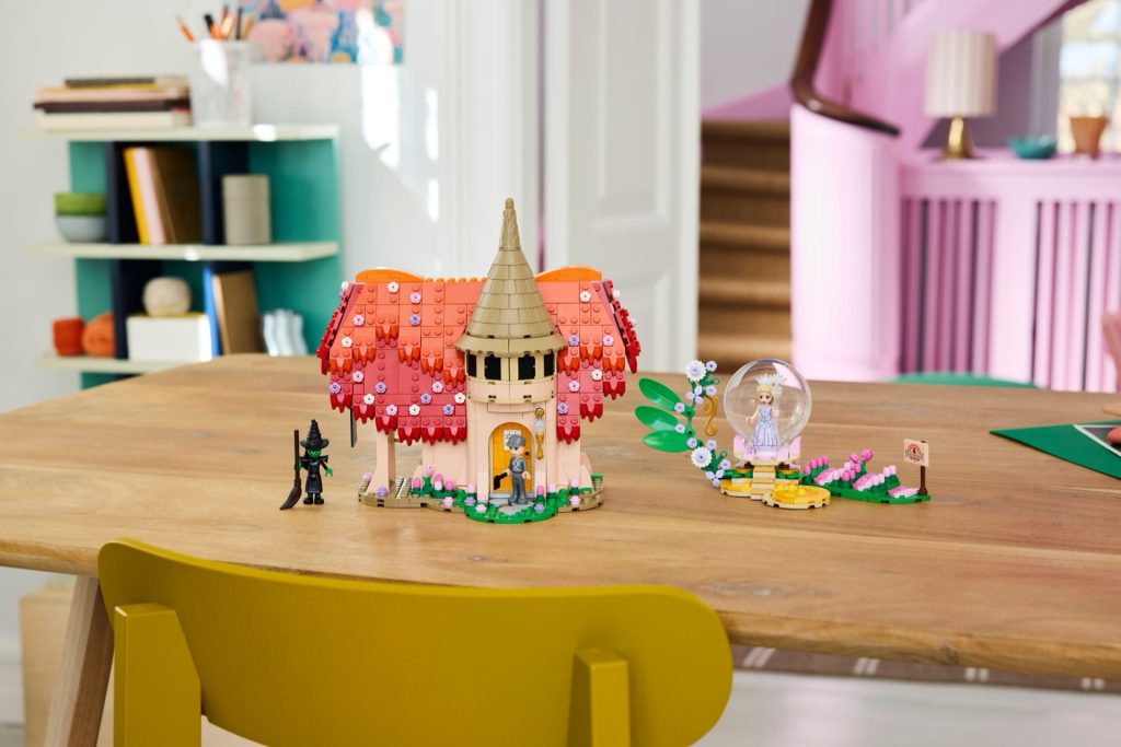 LEGO Wicked 75690 Glinda Elphaba Visit Munchkinland 5 1024x683