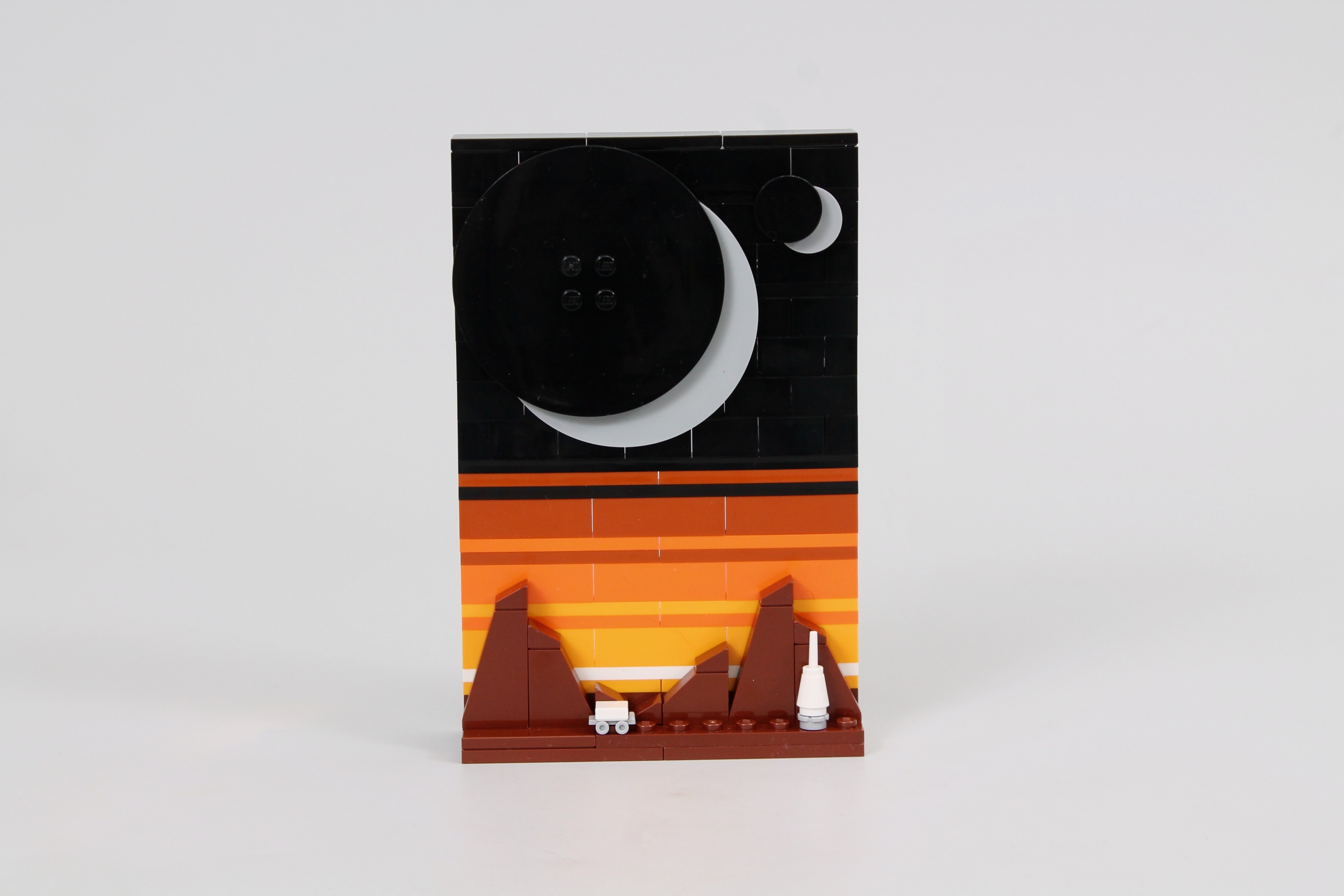 LEGO Ideas 21340 Tales of the Space Age review 13 scaled