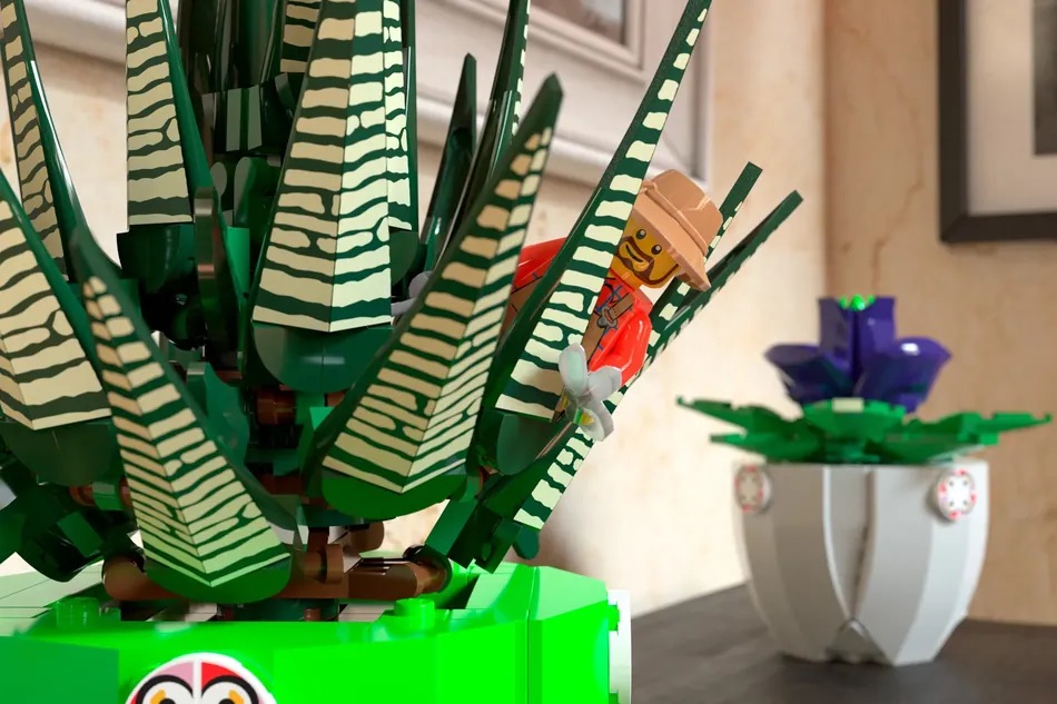 LEGO Ideas Good Ogels Garden 4