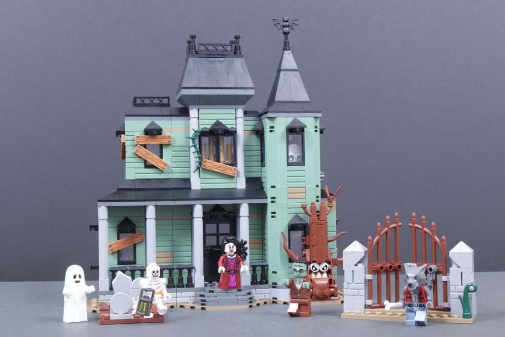 LEGO Creator 3 in 1 31167 Haunted Mansion review 1 1024x683