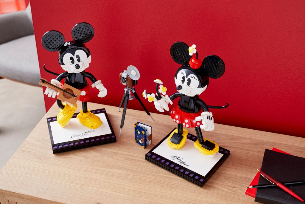LEGO Disney 43179 Mickey Mouse and Minnie Mouse Buildable Characters 42