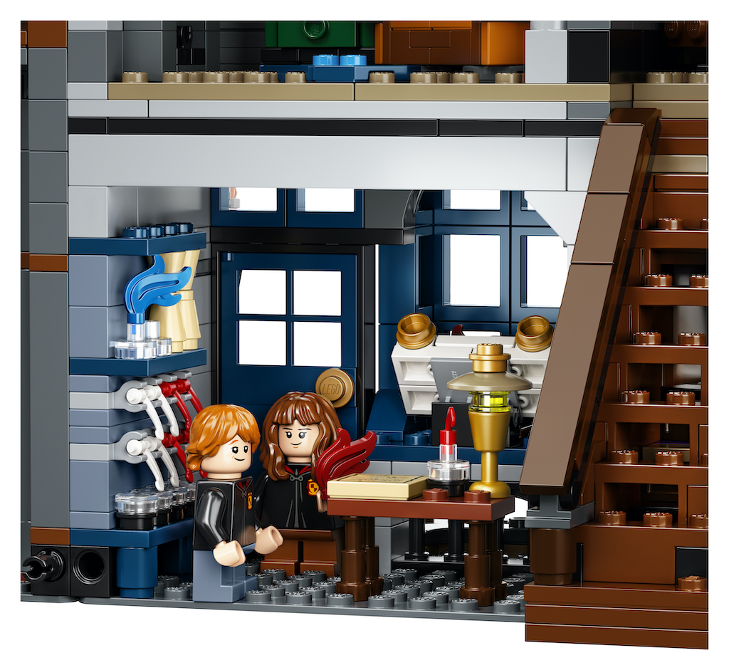 75978 Diagon Alley LEGO Harry Potter lifestyle resized 56 1