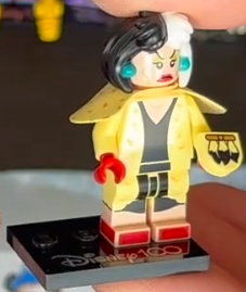LEGO 71038 Disney 100 cruella de vil 2 jb spielwaren review