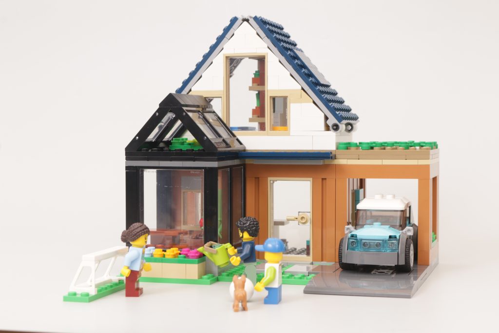 LEGO City 60398 Family House and Electric Car review 21 1024x683