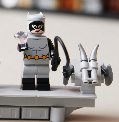 LEGO Batman 76271 Batman The Animated Series Gotham City Catwoman minifigure