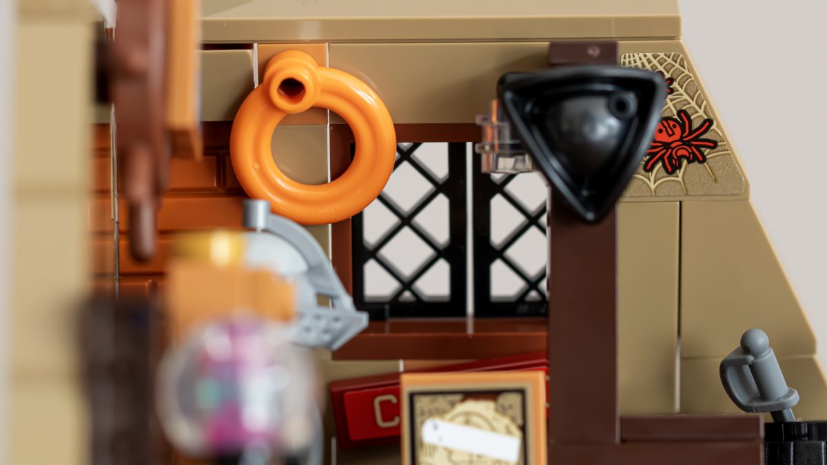 LEGO The Goonies 40773 The Walshes Attic GWP 11 1200x675