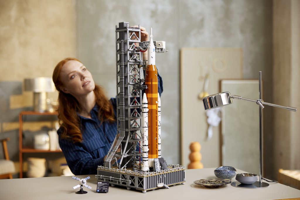 LEGO Icons 10341 NASA Artemis Space Launch System 18 1024x683
