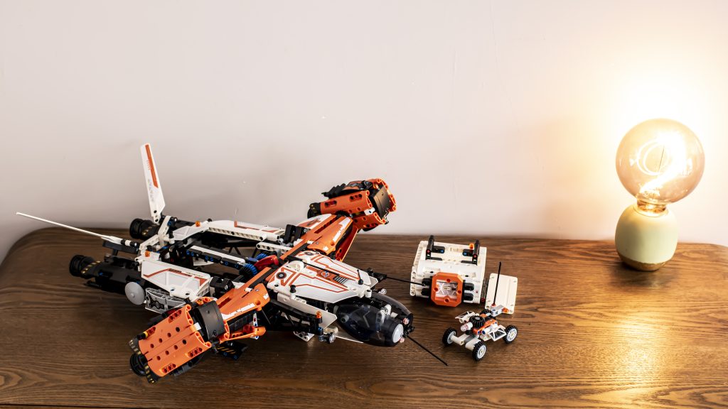 LEGO Technic 42181 vtol heavy cargo spaceship lt81 2 1024x576