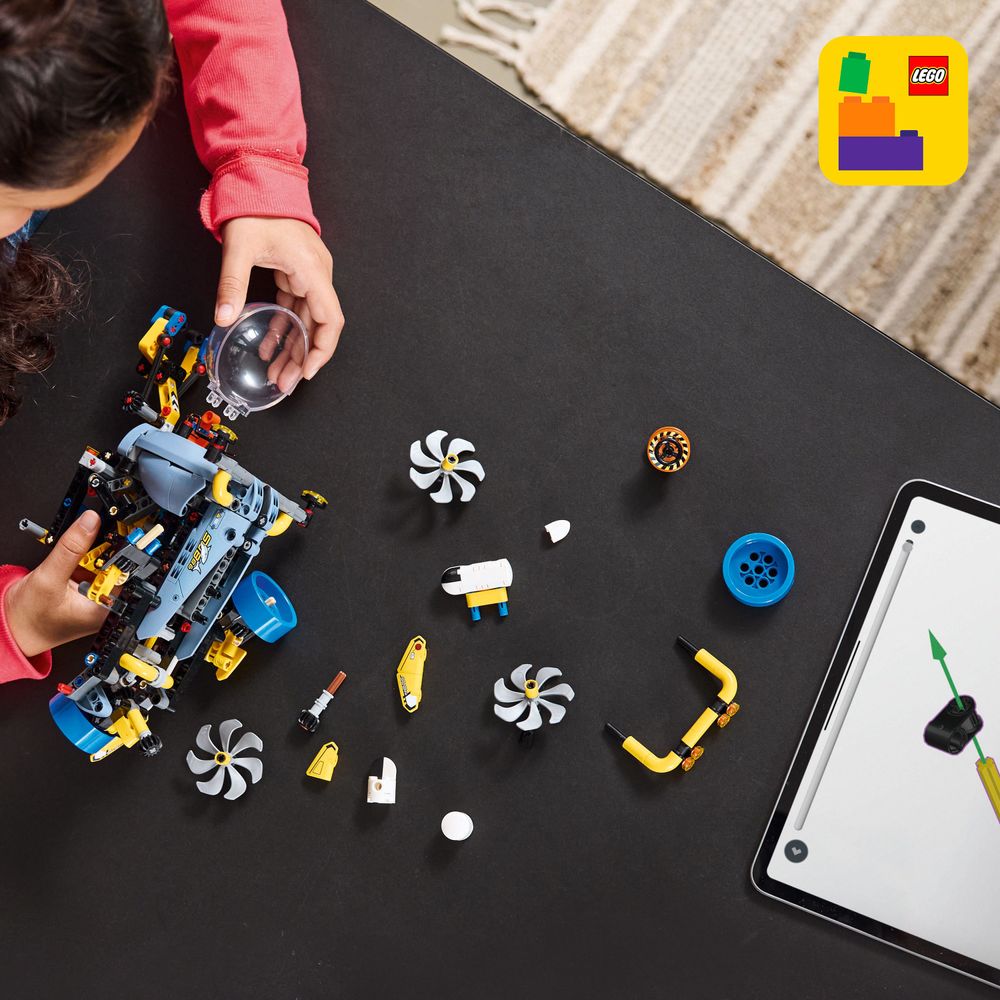 LEGO Technic 42201 Deep Sea Research Submarine 7