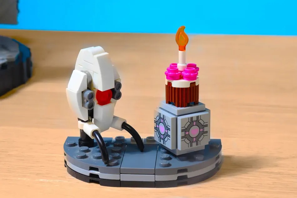 LEGO Ideas GLaDOS From Portal 2 8