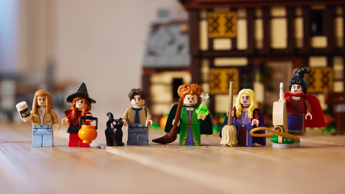 WATCH: LEGO Ideas Hocus Pocus will put a spell on you