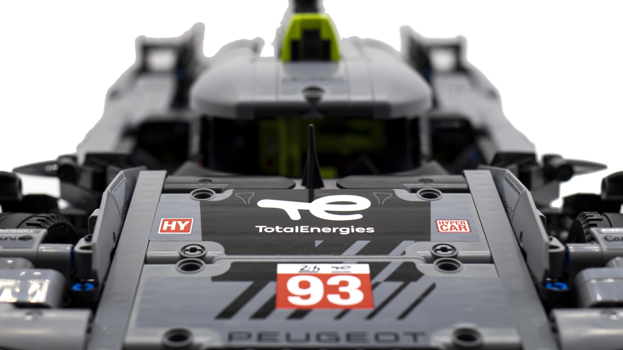 LEGO Technic 42156 PEUGEOT 9X8 24H Le Mans Hybrid Hypercar 10 scaled