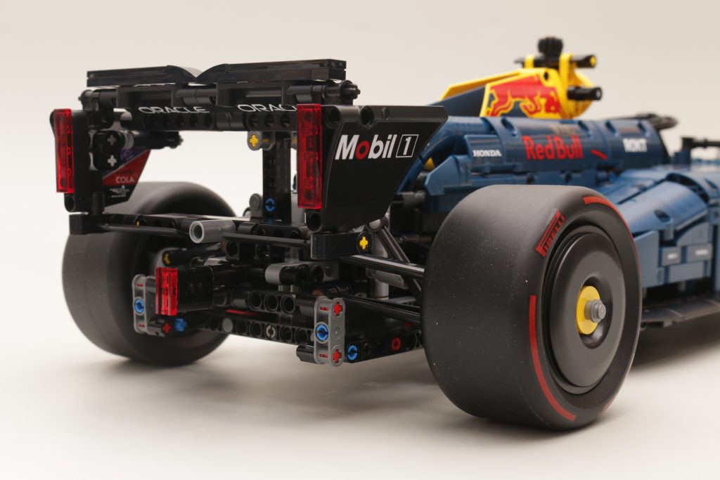 LEGO Technic 42206 Oracle Red Bull Racing RB20 F1 Car review 23i 1024x683