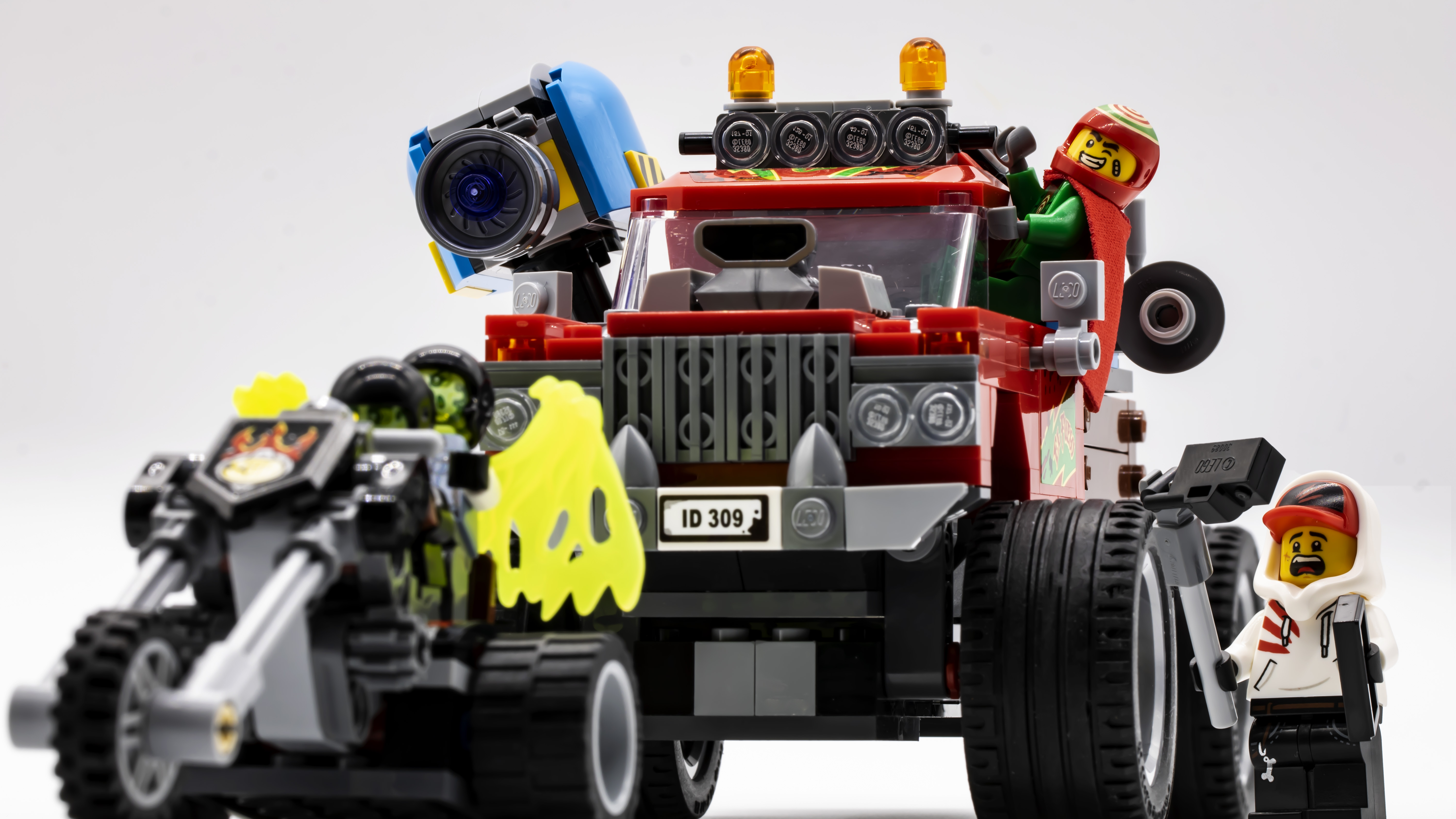 LEGO Hidden Side 70421 El Fuego’s Stunt Truck review