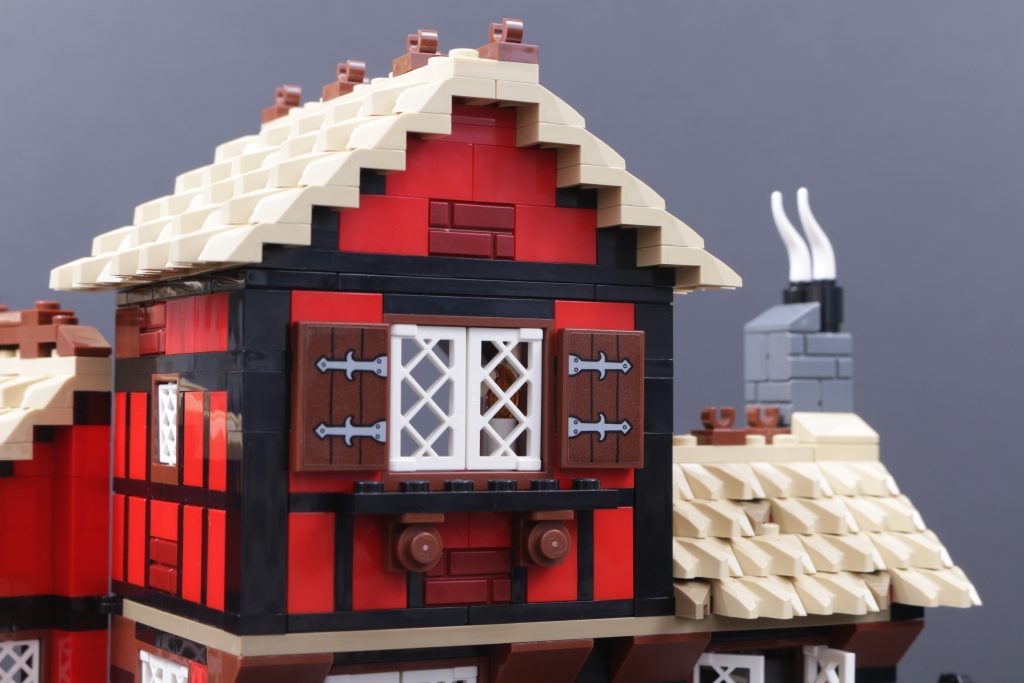 LEGO Icons 10332 Medieval Town Square recolour 33 1024x683