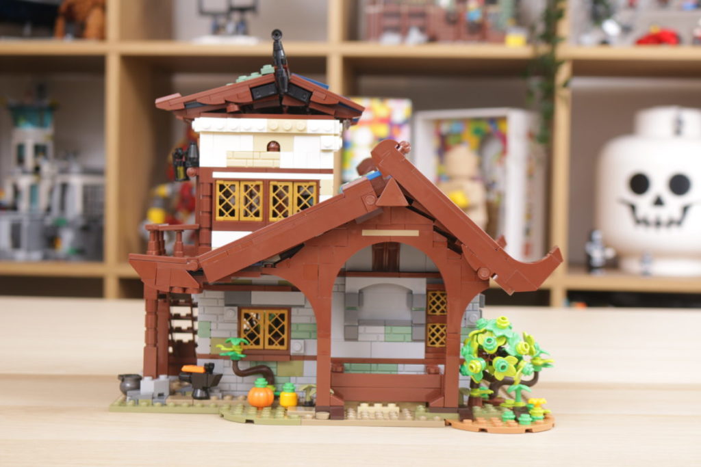 Rebuilding LEGO Ideas 21318 Medieval Blacksmith with Rebrickable 18 1024x683