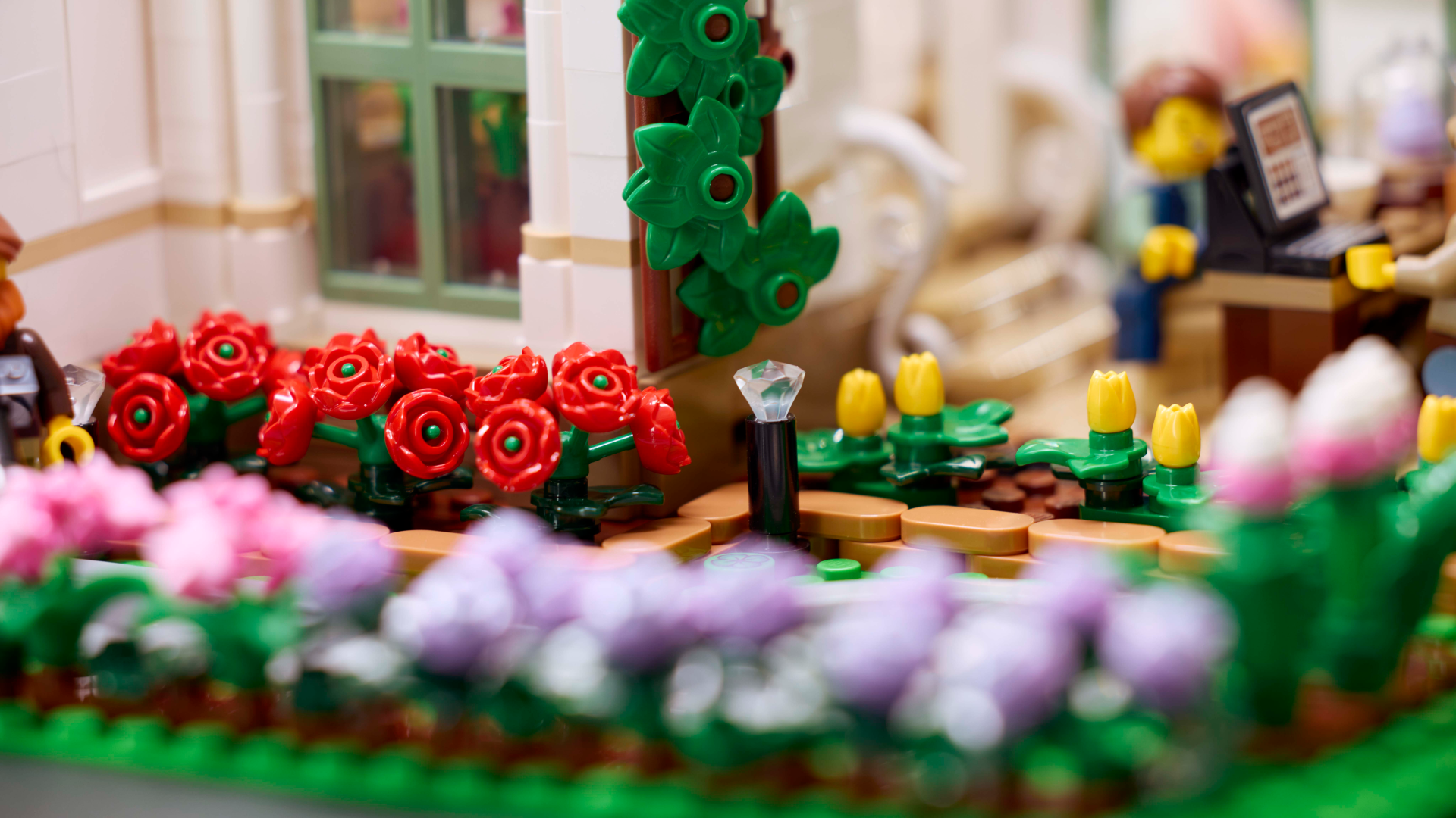 LEGO Ideas 21353 Botanical Garden showcases new flower elements