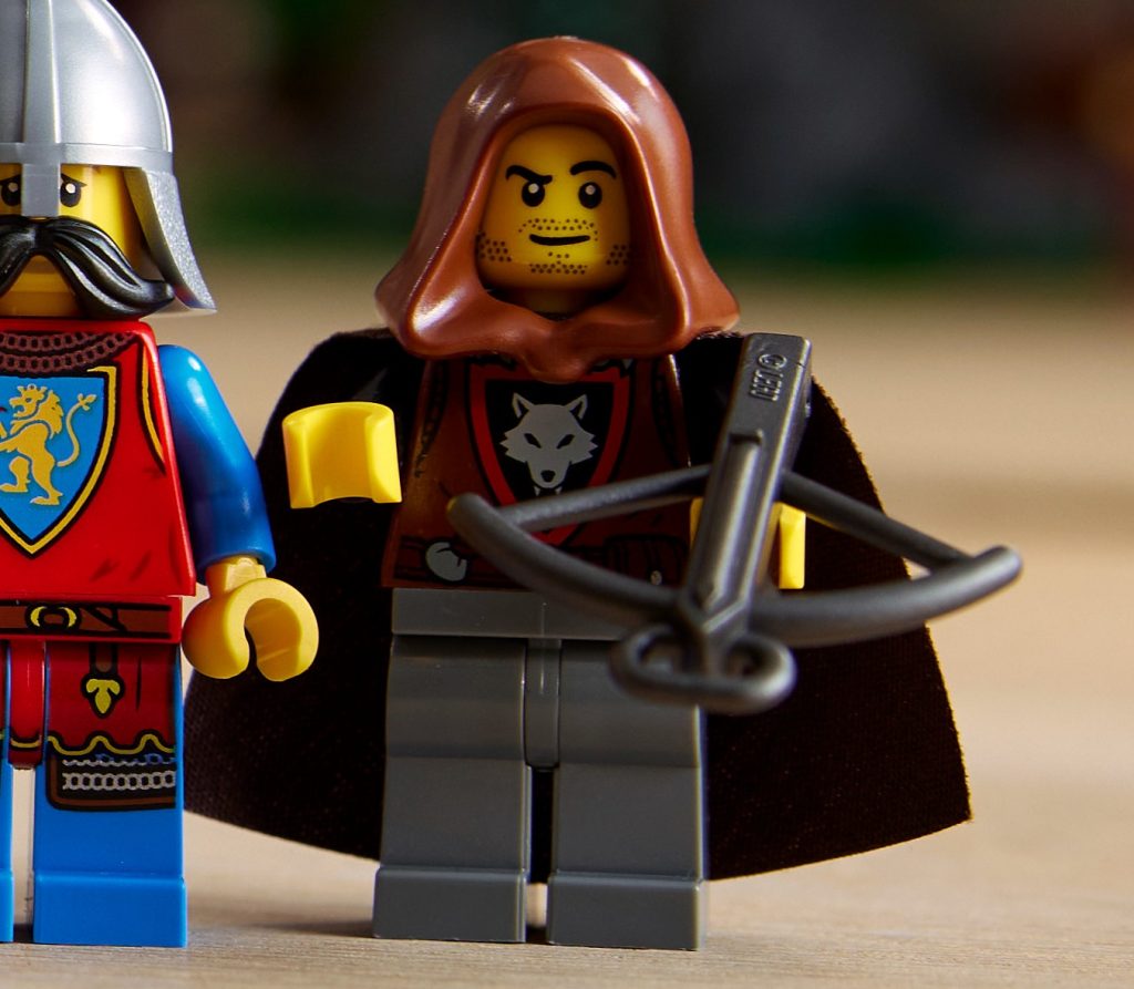 lego icons 10332 medieval town square wolfpack minifigure 1024x893