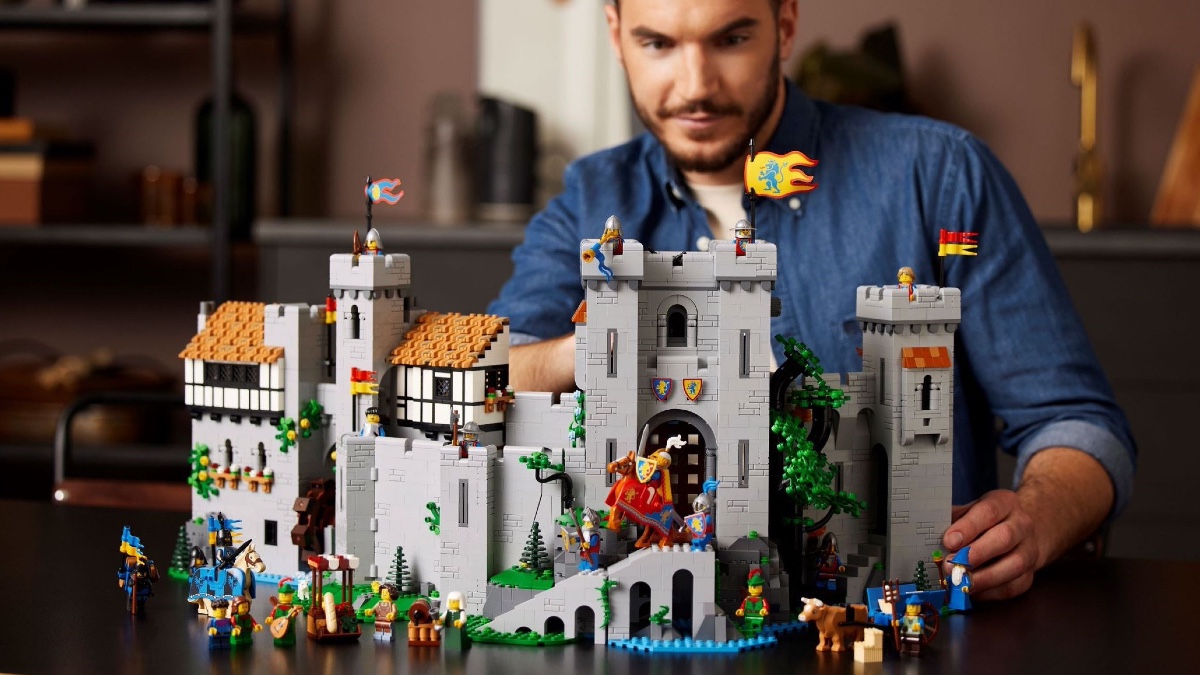 More LEGO ICONS 10305 Lion Knights’ Castle secrets revealed