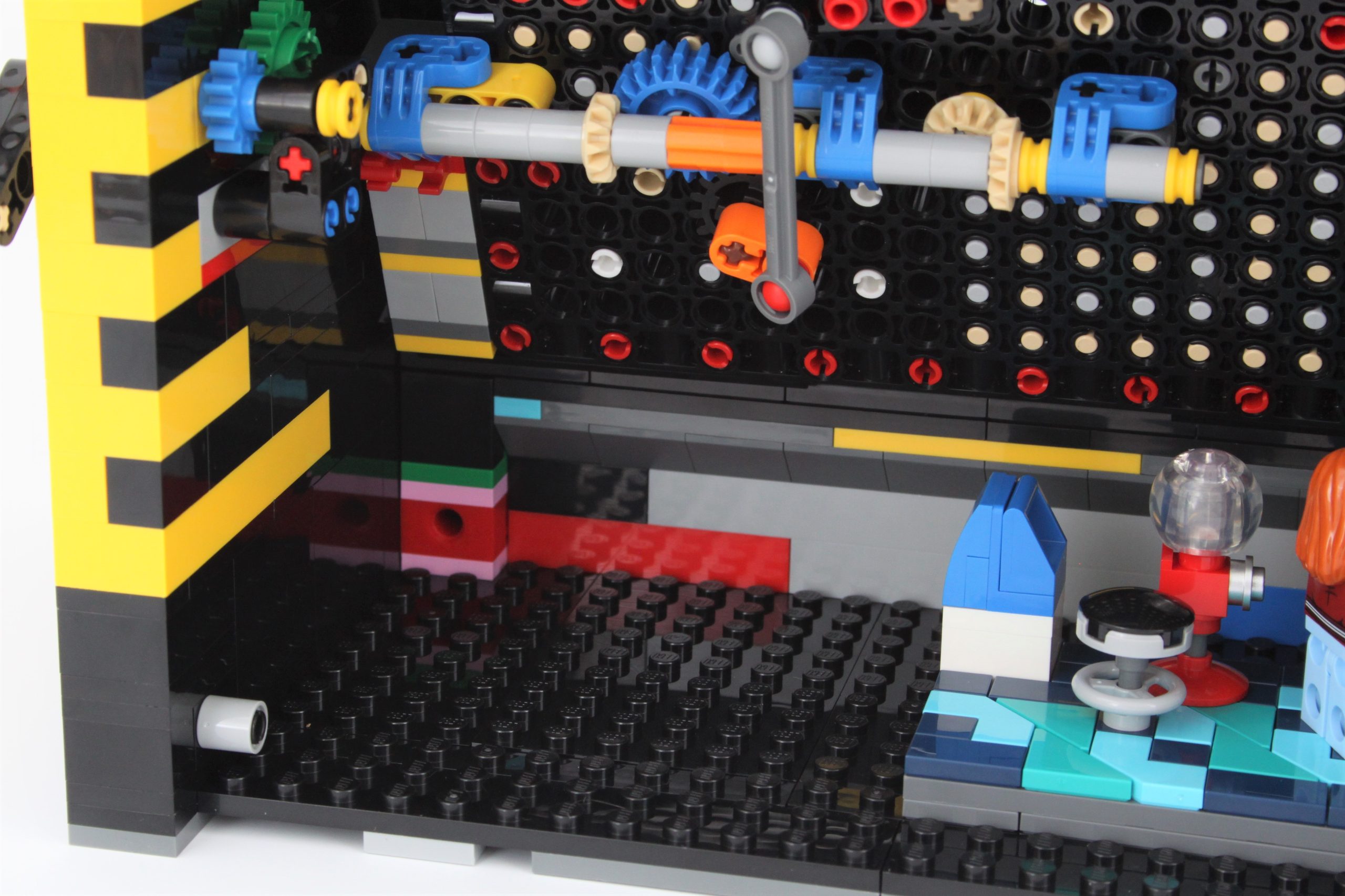 LEGO Icons 10323 PAC MAN Arcade review 37 scaled