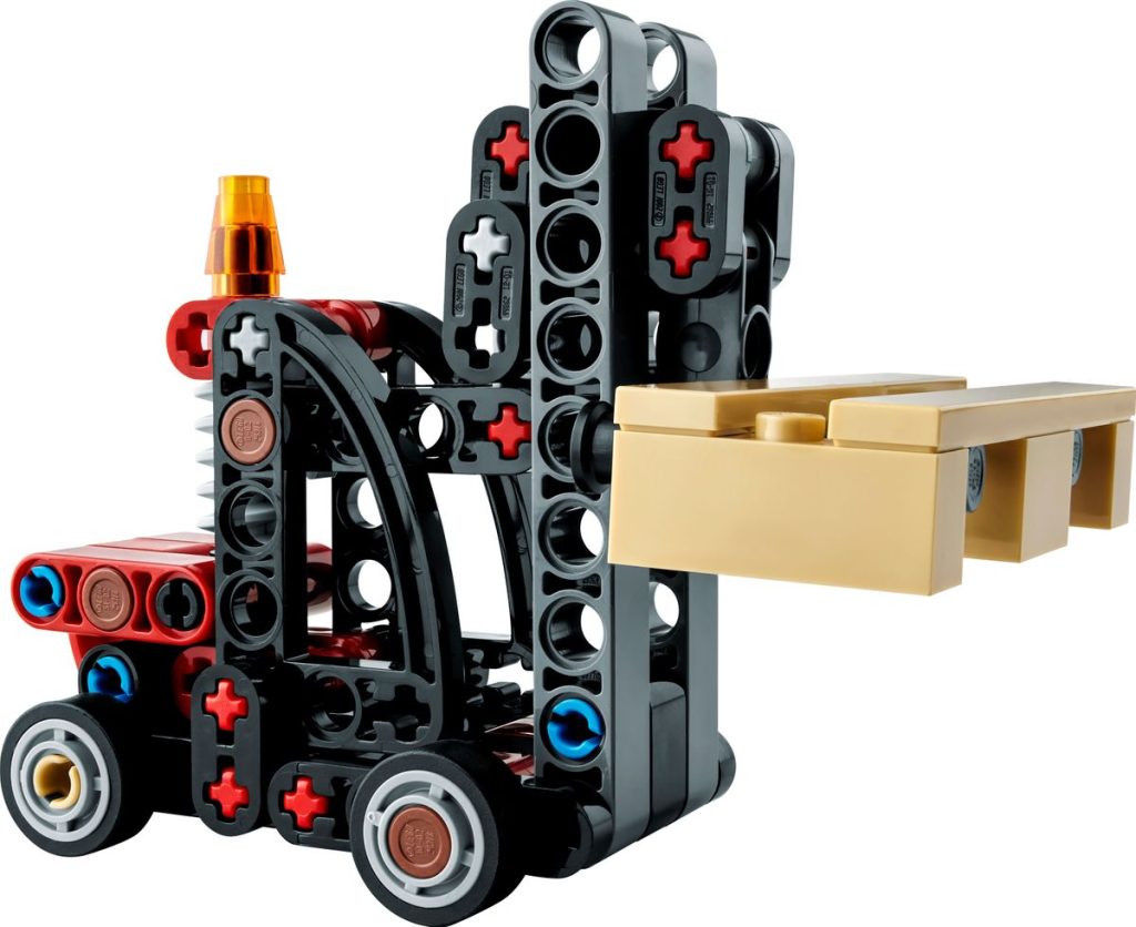 30655 Forklift with Pallet 2 1024x836