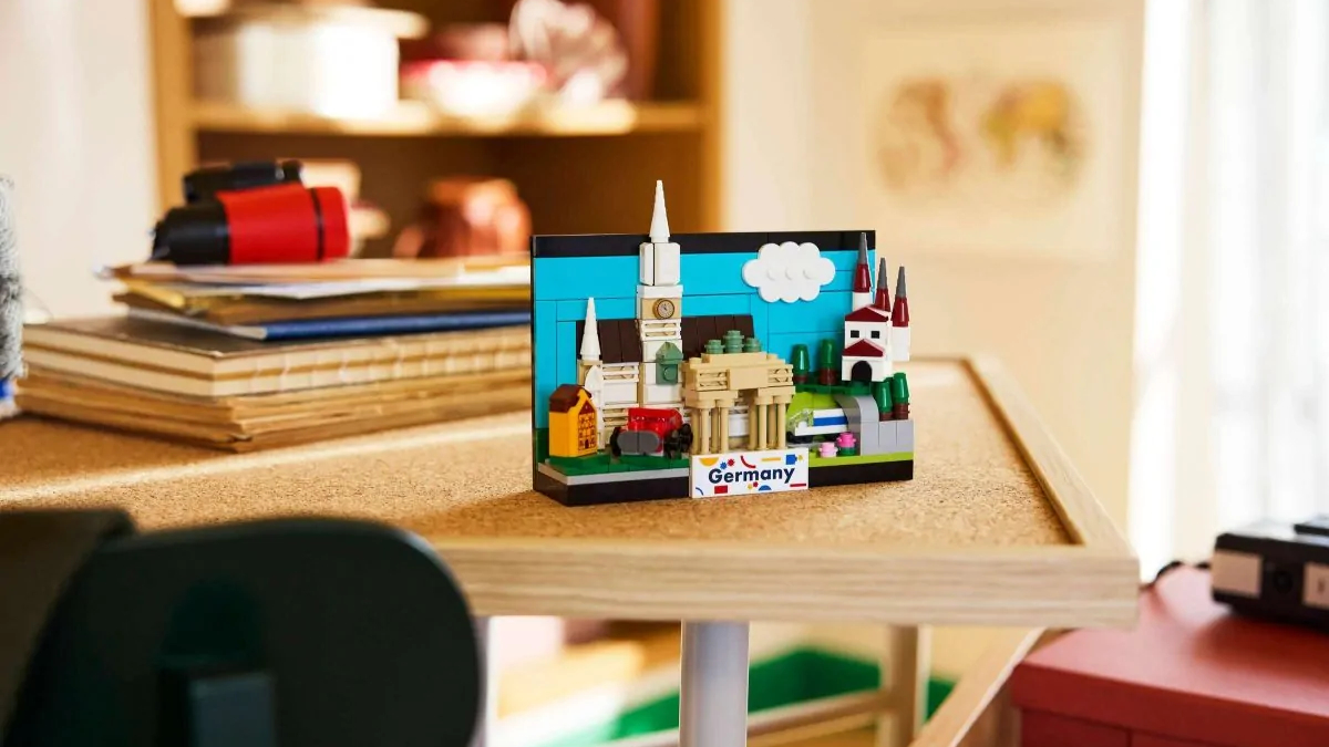 Breaking down LEGO Germany Postcard and the collection's growth