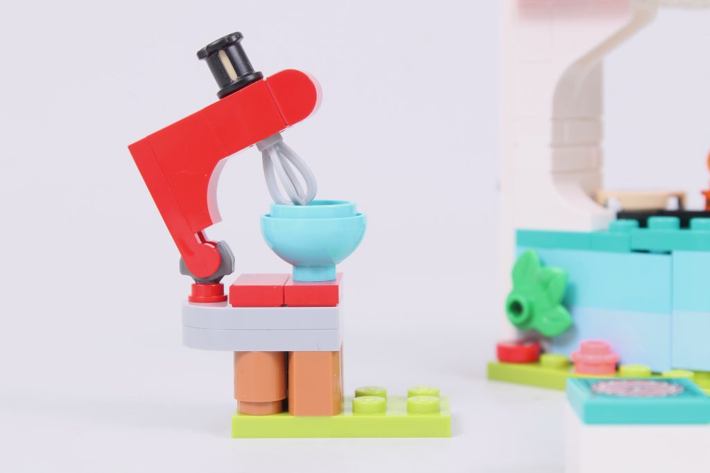 LEGO Friends 41753 Pancake Shop review 7 1024x683