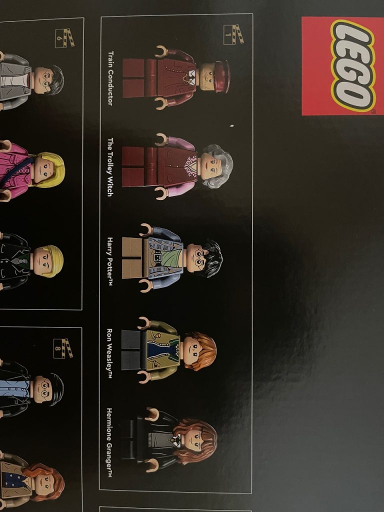 LEGO Harry Potter 76405 Hogwarts Express Collectors Edition minifigures close up 1 768x1024
