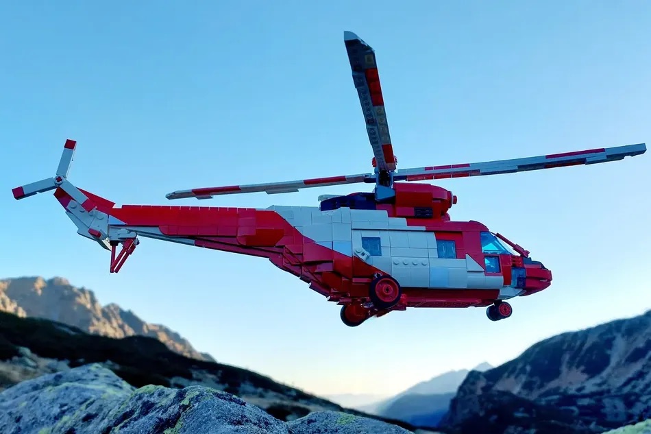 LEGO Ideas Polish Falcon Resque Service 6