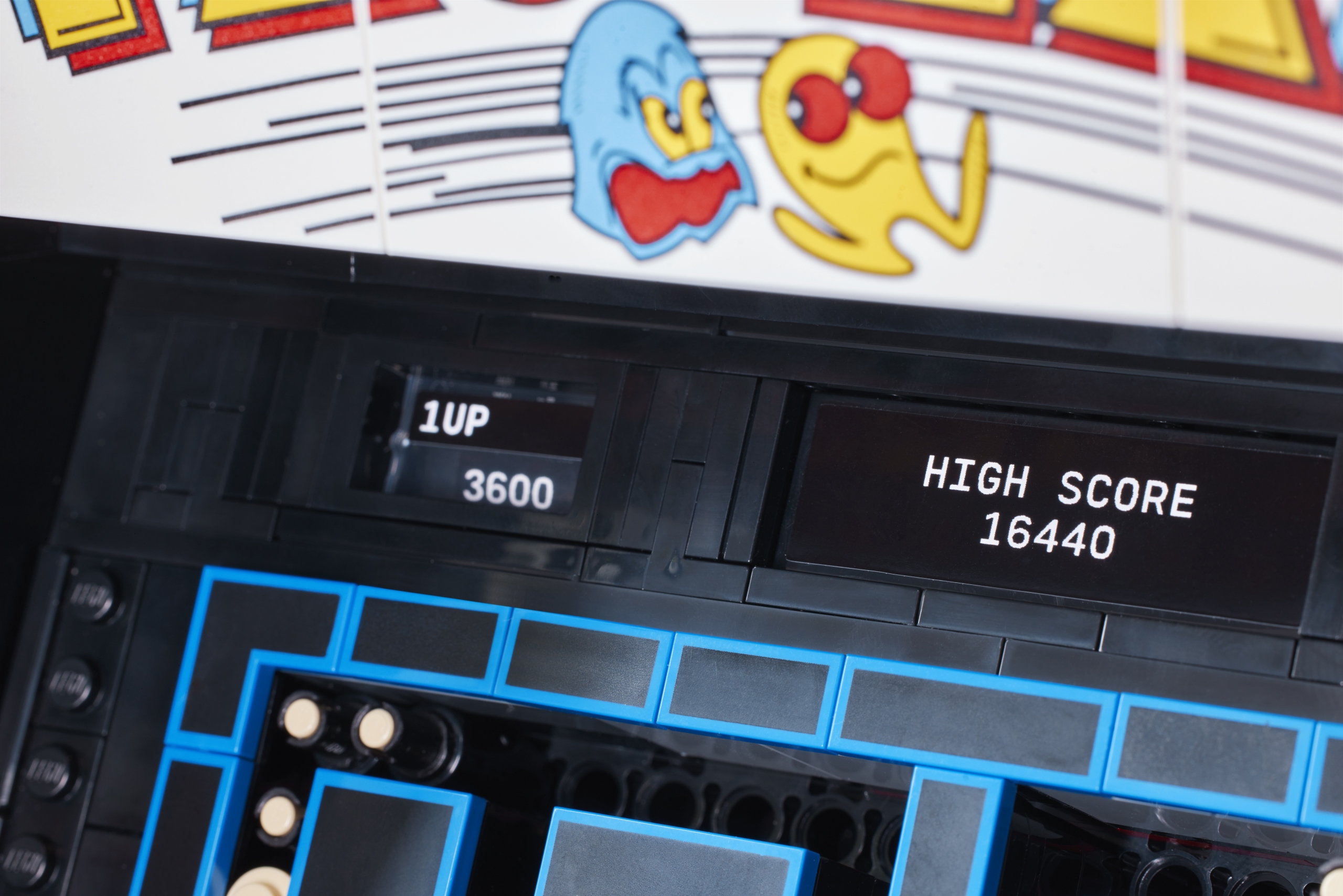 LEGO Icons 10323 PAC MAN Arcade 16 scaled
