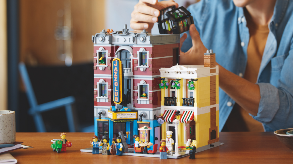 LEGO Icons 10312 Jazz Club featured 1 1024x576