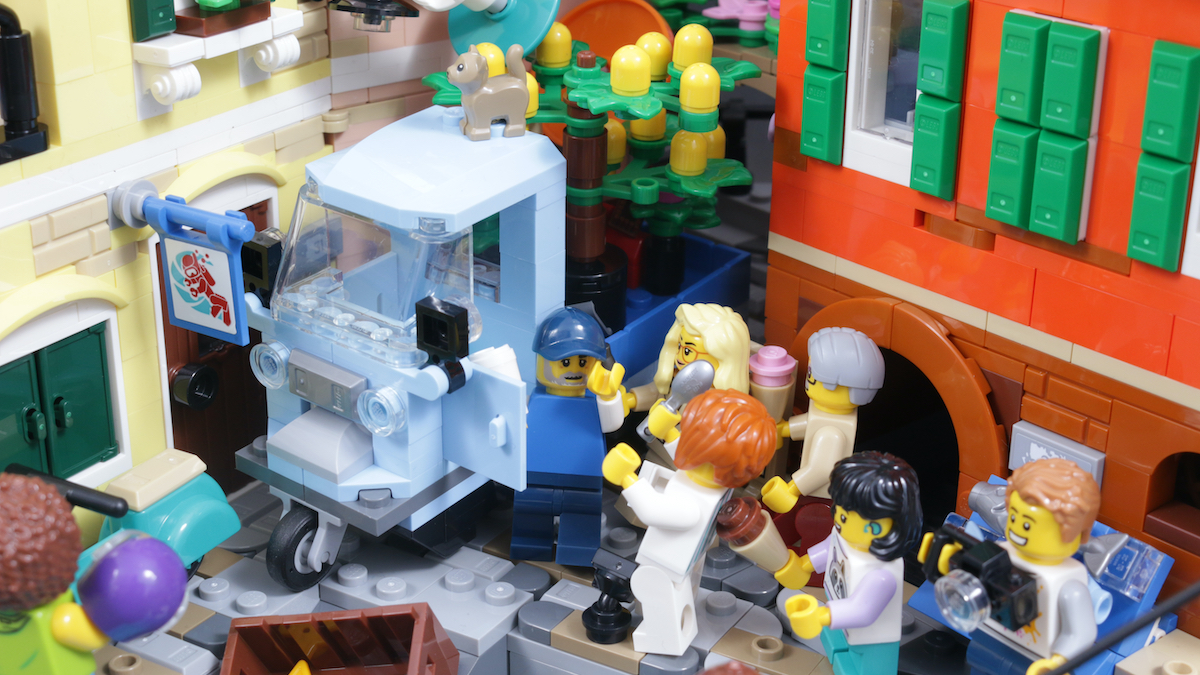 The latest LEGO Ideas GWP is a perfect fit that's too big