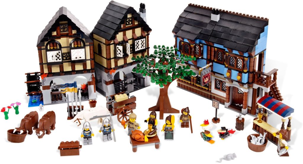 LEGO Castle 10193 Medieval Market Village 1 1024x554