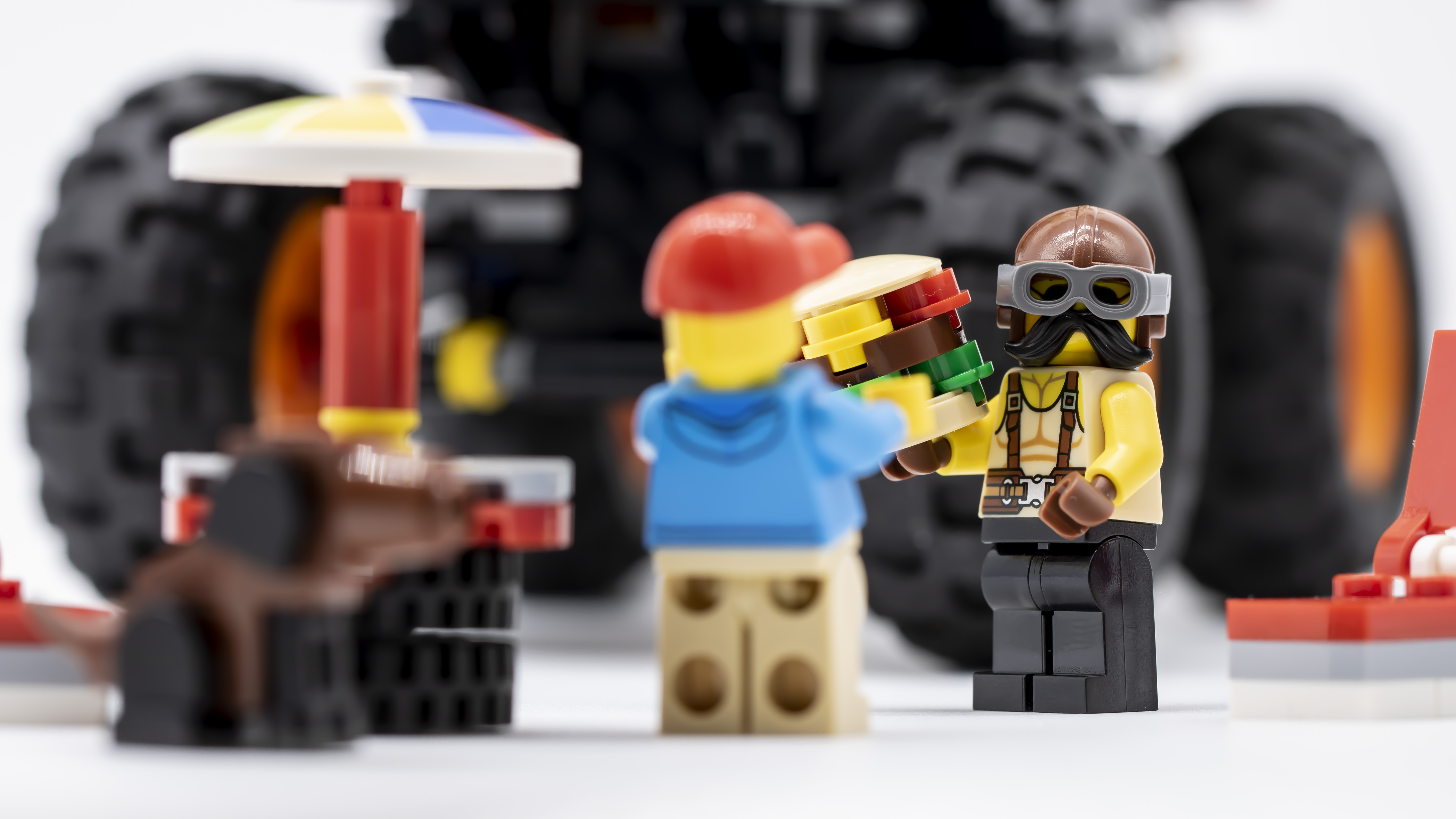 LEGO Creator 31104 Monster Burger Truck review