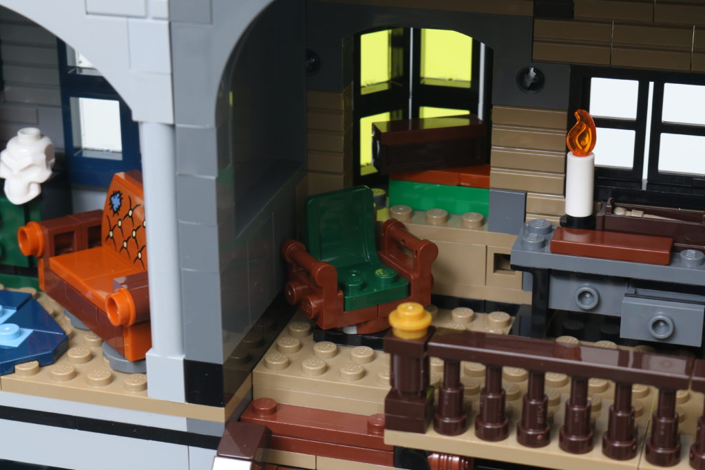 LEGO Harry Potter 75978 Diagon Alley review 81