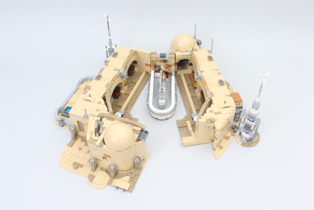 LEGO Star Wars 75290 Mos Eisley Cantina review 53