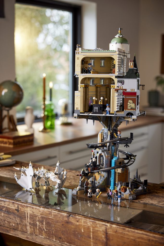 LEGO Harry Potter 76417 Gringotts Bank 10 683x1024