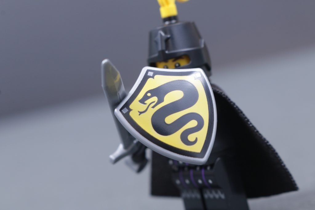 31168 Medieval Horse Knight Castle minifigures comparison 9 1024x683