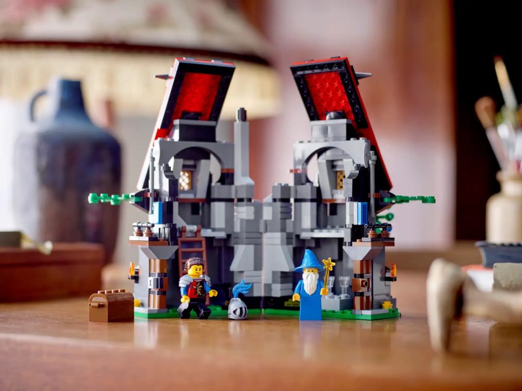 LEGO 40601 Majistos Magical Workshop Lifestyle 2 1024x768