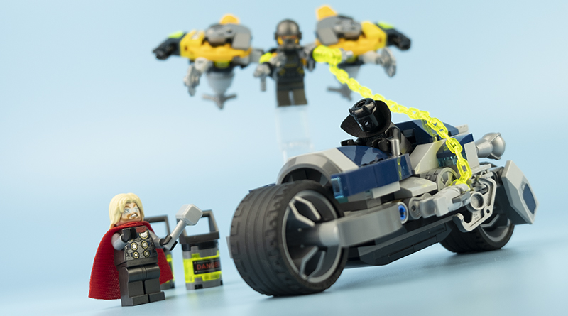LEGO Marvel Avengers 76142 Speeder Bike Attack review
