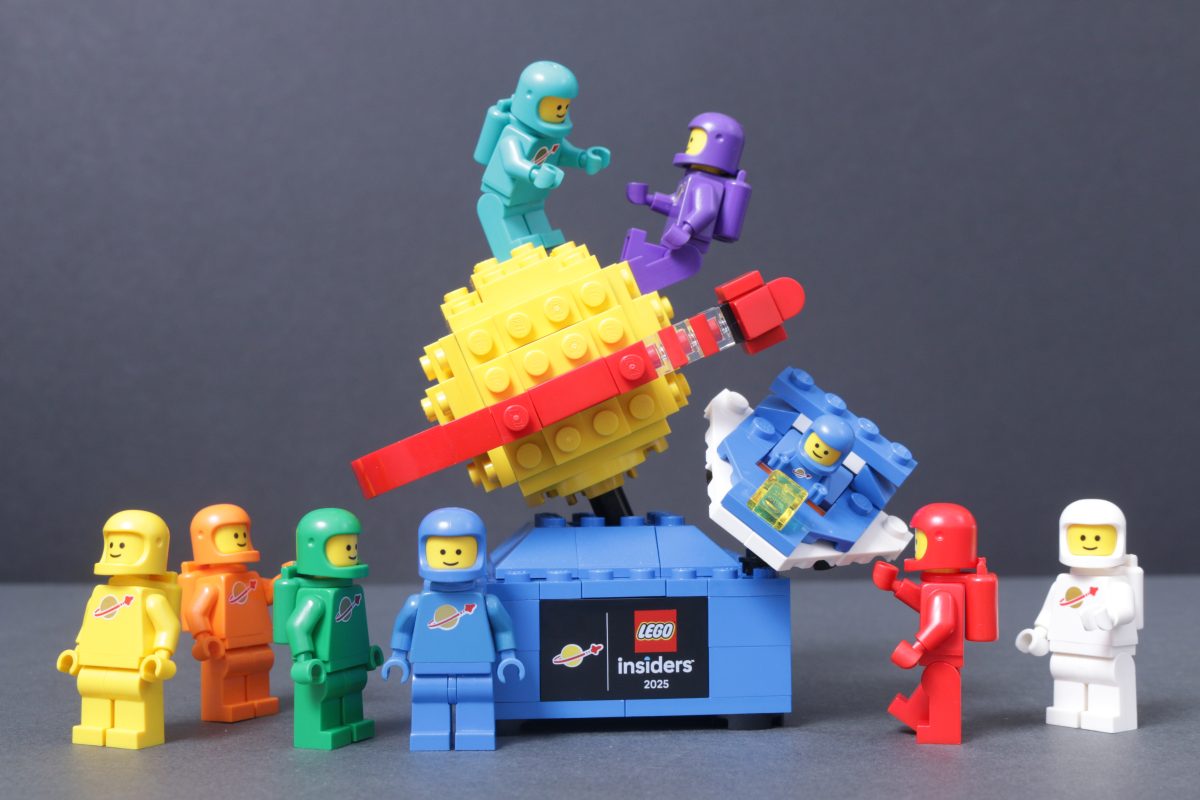 LEGO Insiders Reward 6607198 Retro Space Explorer review 9 1200x800